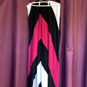 Women’s Maxi Dress. Excellent used condition. Worn just a few times.